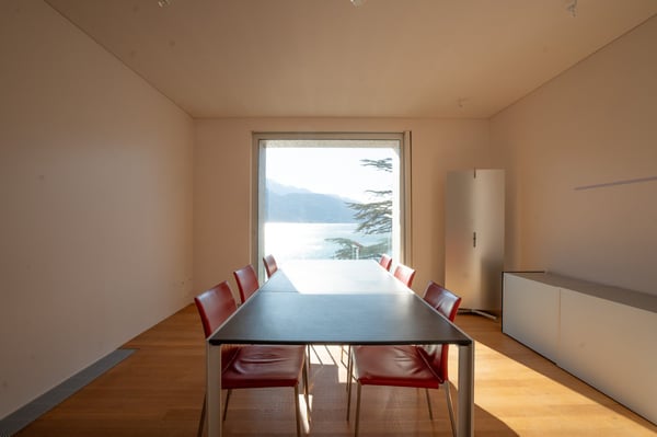LUGANO CENTRO - Splendido ufficio fronte lago 12