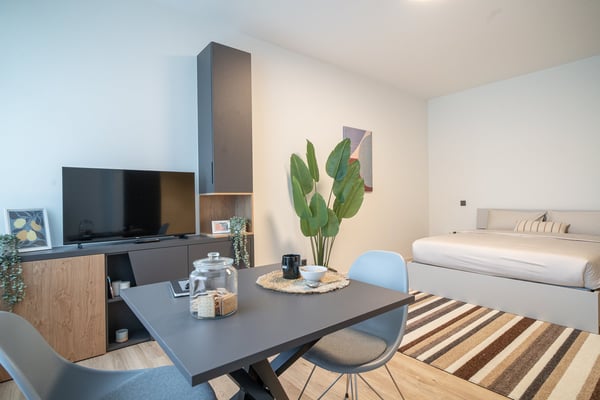 City Pop - Studio Apartments in Basel, next to the train station 9