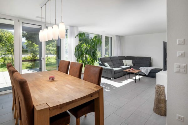 Modern und mit grossem Aussenbereich 2