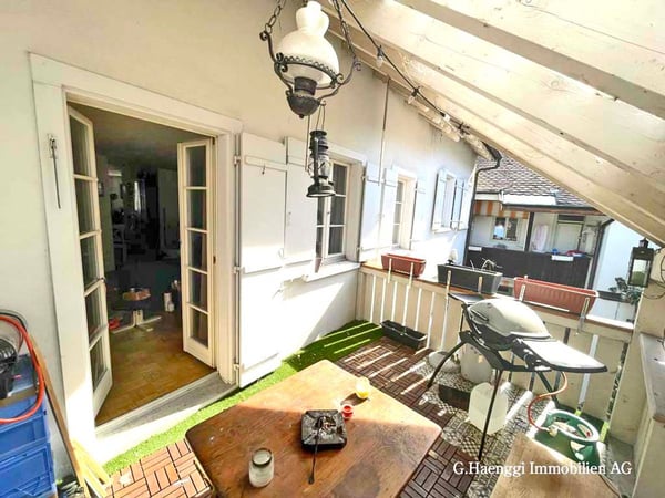 Grosszügige, helle 1 1?2 Zi-Maisonette-Wohnung mit Balkon in der Altstadt 4