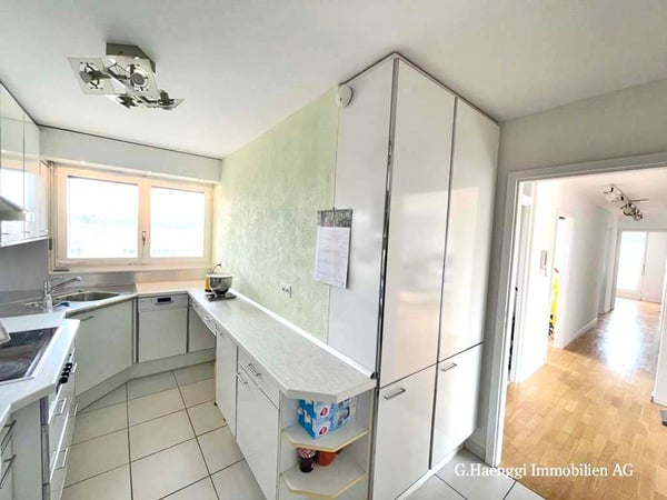 Aussergewöhnliche 1.5 Zimmer Attikawohnung mit grossem Rundumbalkon 13