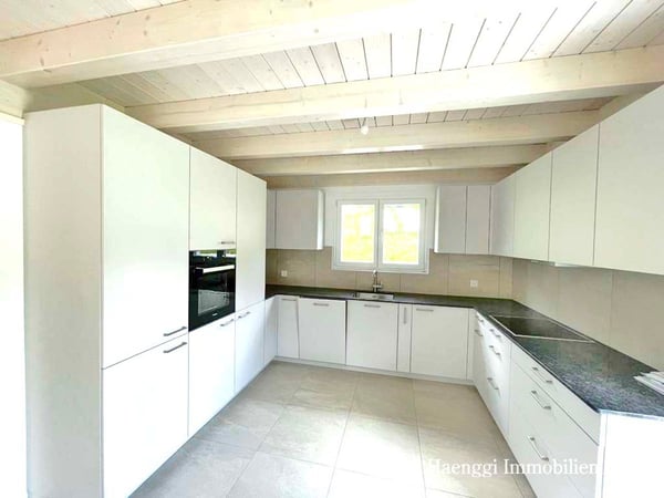 4 neue, grosszügige 5 bis 7.5-Zi-EFH mit weiter Aussicht in Läufelfingen 10