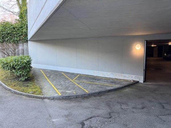 Motorradparkplatz zu vermieten 4