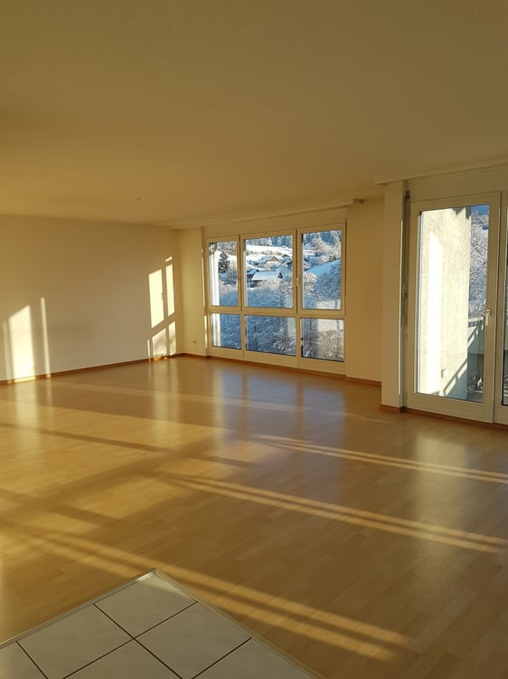 Appartement mansardé super lumineux avec grand balcon, bon emplacement 5