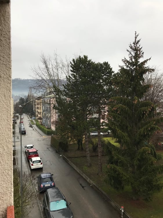 C'est beau et pratique! 1.5 p. 2ième à louer rue du Jura 3 Delémont 1