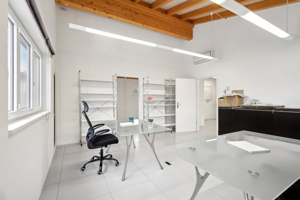 Complesso ideale per uffici e attività 8