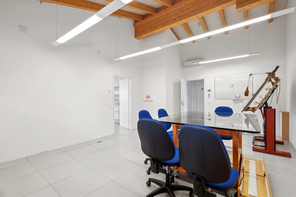 Complesso ideale per uffici e attività 7