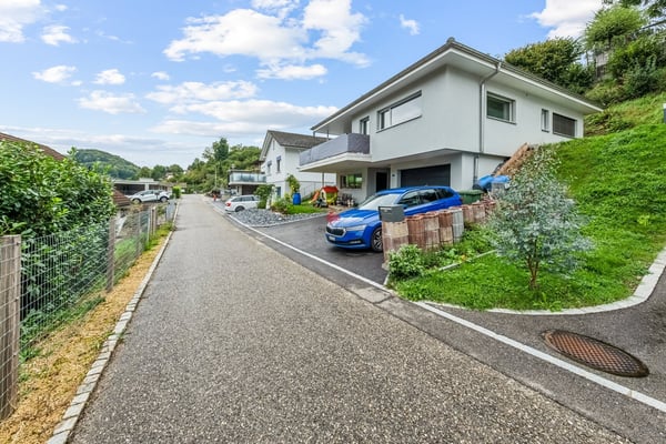 Modernes, helles Bijoux in familiärer Atmosphäre 11