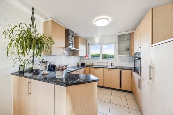 Ruhig und sonnig mit gepflegtem Garten! 2