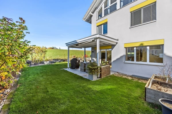 Ruhig und sonnig mit gepflegtem Garten! 5