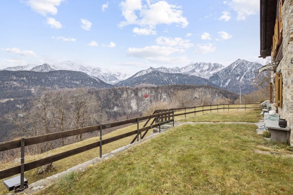 Chalet alpino con vista panoramica sulle Montagne 7