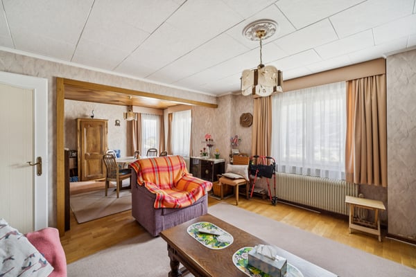 Maison villageoise de 6 appartements et 10 places de parc avec grange 4