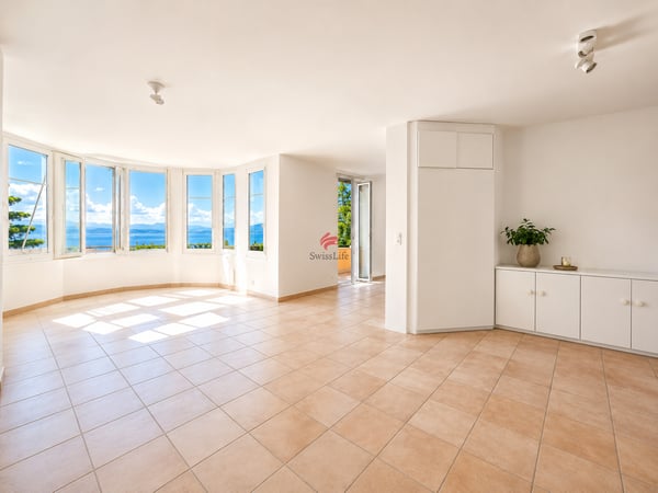Appartement vue lac à transformer selon vos rêves! 8