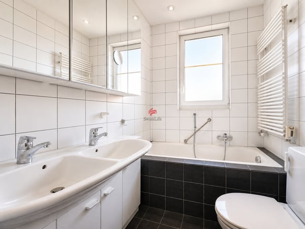 Appartement vue lac à transformer selon vos rêves! 11