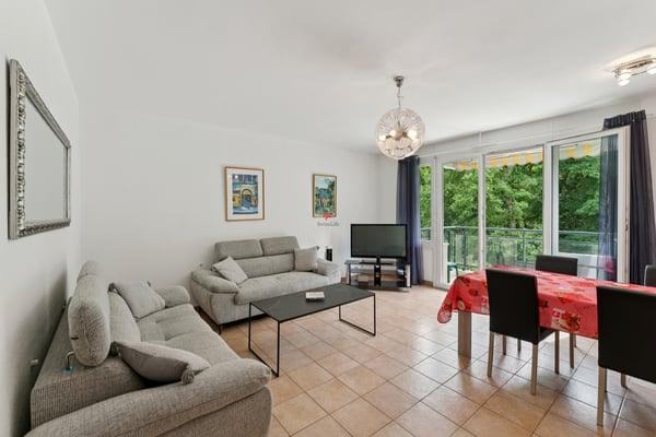 Spacieux appartement traversant de 4 pièces au calme 3