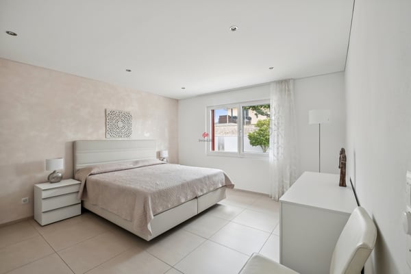 Haus mit Einliegerwohnung und Weitblick 11