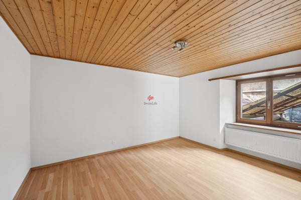 Wohnhaus mit grossem Ökonomiegebäude - Raum für Visionen 6