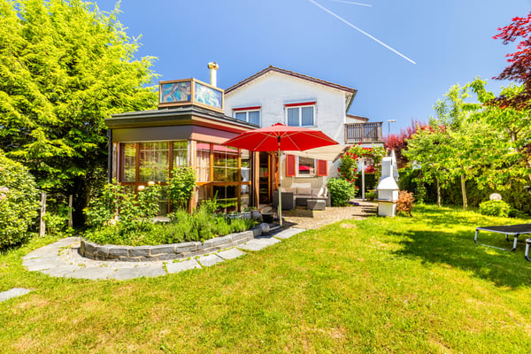 Stadt trifft Natur - Doppelhaus mit einzigartiger Gartenidylle 1