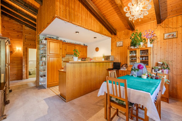 Rückzugsort im Grünen - Charmantes Chalet mit viel Umschwung 9