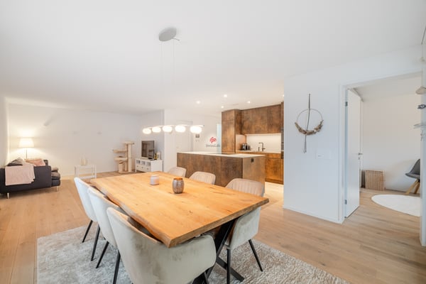 Stilvolle Erdgeschosswohnung mit grosszügiger Loggia 4