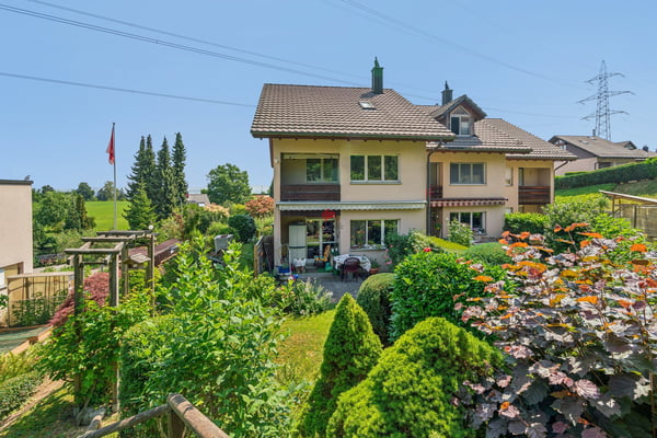 Reiheneinfamilienhaus mit viel Gestaltungsmöglichkeiten und Garten 1