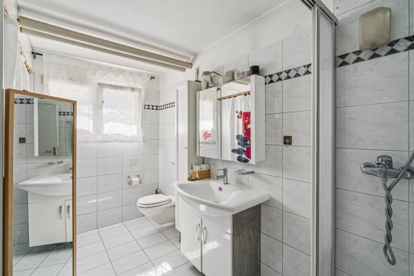 Doppelhaushälfte mit Biotop 10