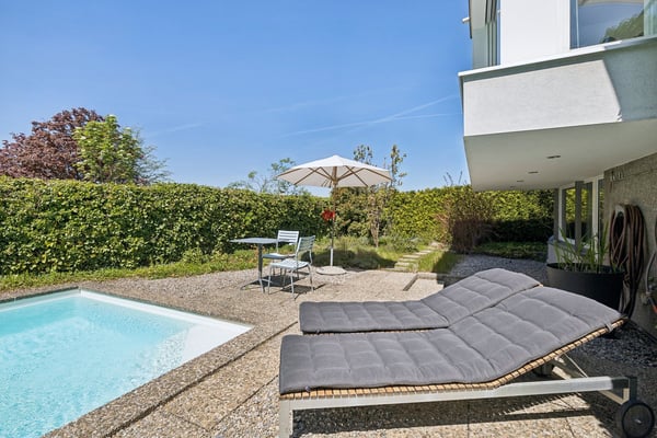 Grandiose Aussicht trifft auf freistehende Moderne 12