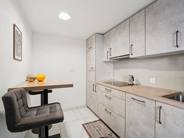 Zeitlose Luxusvilla mit Einliegerwohnung 10