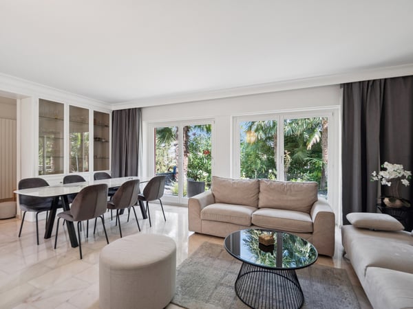 Zeitlose Luxusvilla mit Einliegerwohnung 2