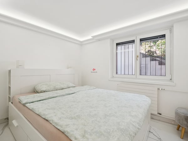 Zeitlose Luxusvilla mit Einliegerwohnung 11