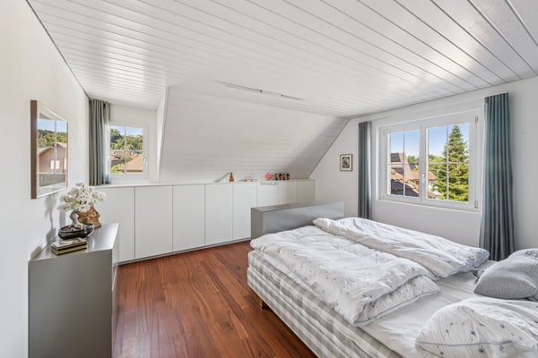 Doppeleinfamilienhaus mit Pool und Wintergarten 10