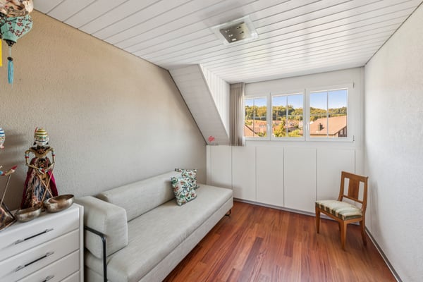 Doppeleinfamilienhaus mit Pool und Wintergarten 11