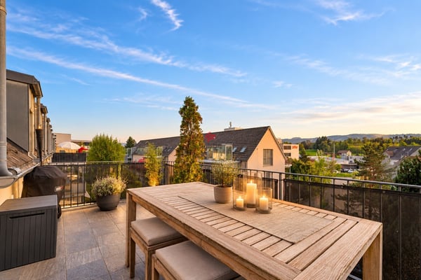 Exklusive Attikawohnung mit Fernsicht und Terrasse 2