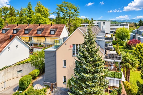 Exklusive Attikawohnung mit Fernsicht und Terrasse 4