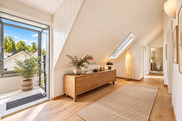 Exklusive Attikawohnung mit Fernsicht und Terrasse 7