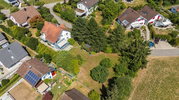 Grosszügiges Familienhaus mit Gartenidylle 12