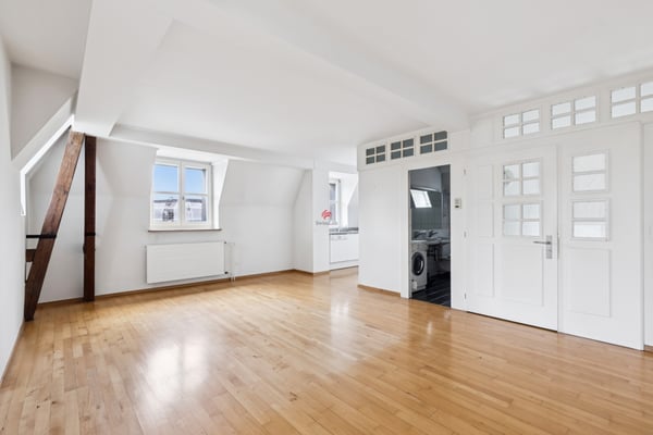 Altbauwohnung an hervorragender Lage 2