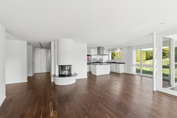 Grosszügige 5.5-Zimmer-Gartenwohnung mit Wintergarten in Zumikon ZH