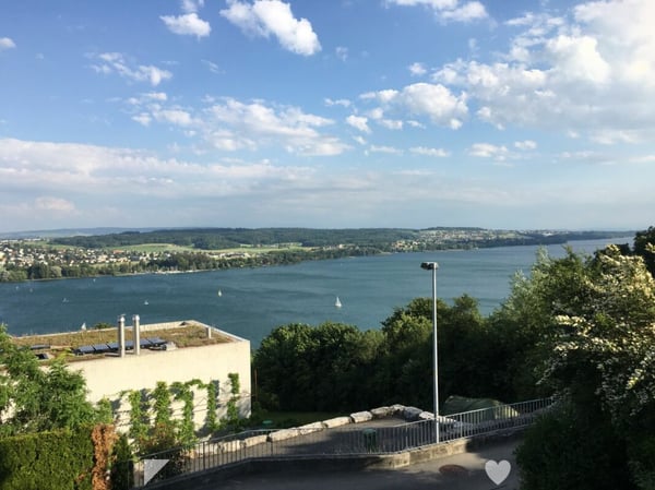 Exklusive 4.5-Zimmer-Panoramawohnung mit traumhafter See- und Bergsicht in Biel/Bienne 2