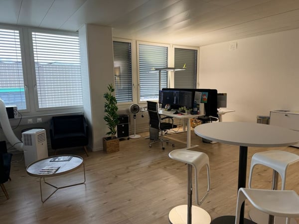 Modern & Vollausgestattetes Büro 8