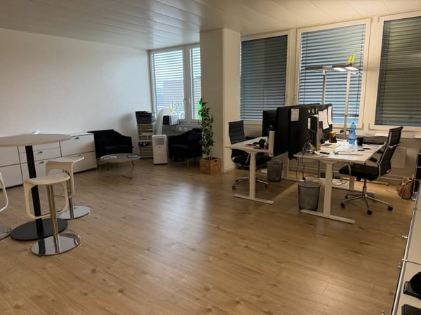 Modern & Vollausgestattetes Büro 6