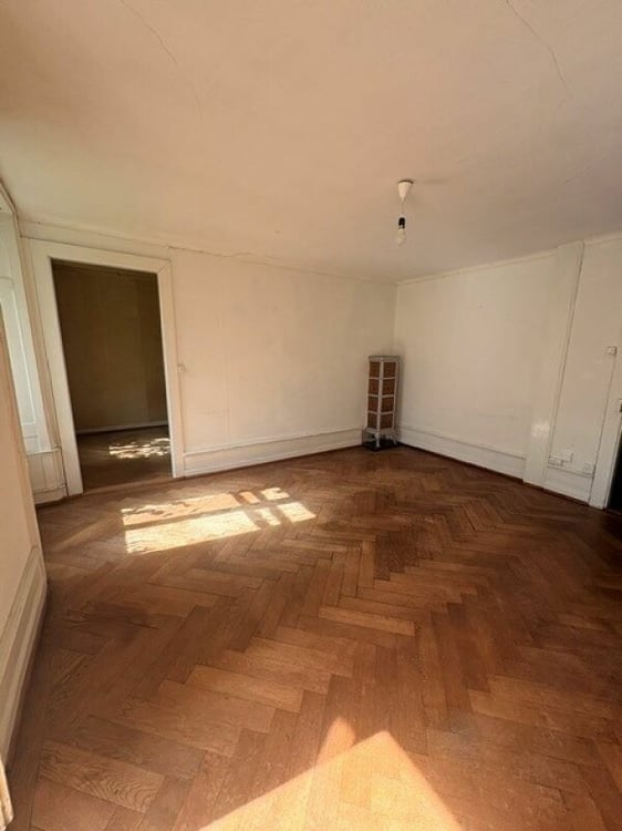 Befristete 5-Zimmer-Altbauwohnung direkt beim Klusplatz! 8