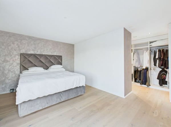 Exklusive 4.5-Zimmer-Attikawohnung - Luxusausbau, Designer-Küche & zwei Terrassen im Zentrum von Kloten 11