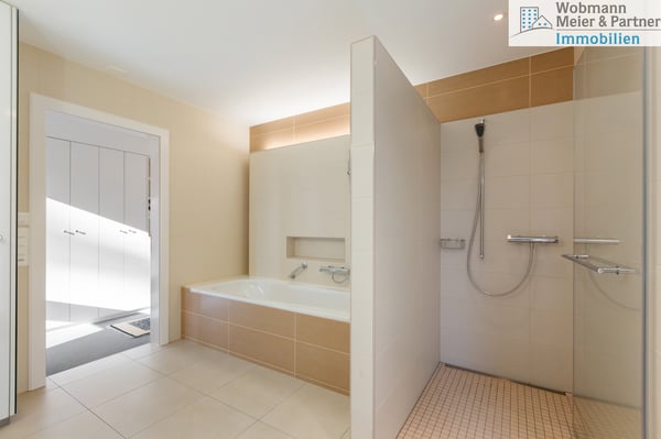 Exklusives Einfamilienhaus an privilegierter Lage 10