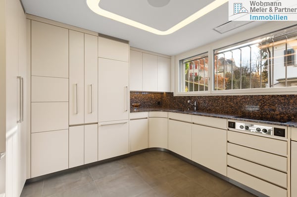 Exklusives Einfamilienhaus an privilegierter Lage 2