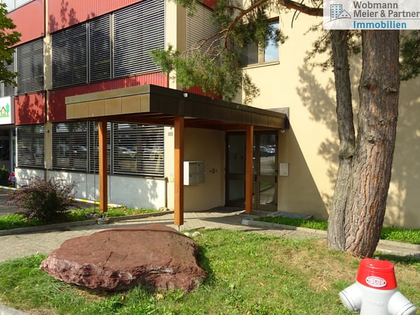 Verkaufs-, Gewerbe- und Büroflächen an zentraler Lage in Dübendorf 2