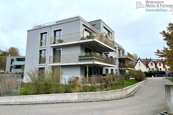 Moderne 4.5-Zimmer-Wohnung mit Eigentumsstandard an zentraler Lage 3