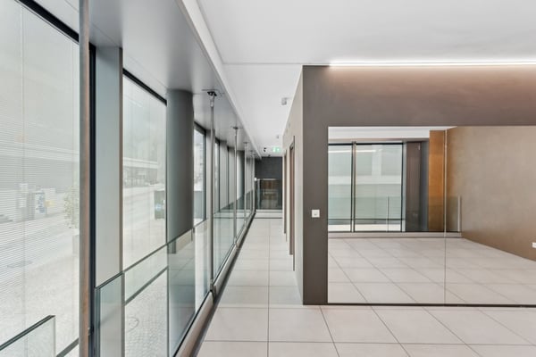 Moderno spazio commerciale nel cuore di Paradiso 6