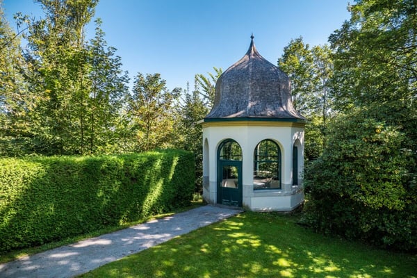 Als Privatresidenz, Kanzlei oder Klinik: Jugendstil-Stadtvilla mit grossem Park und Seesicht 9