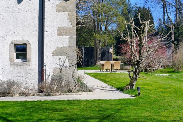 Grosses, diskretes, hochwertiges Landhaus im jurassischen Naturparadies 6